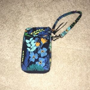 vera bradley wristlet